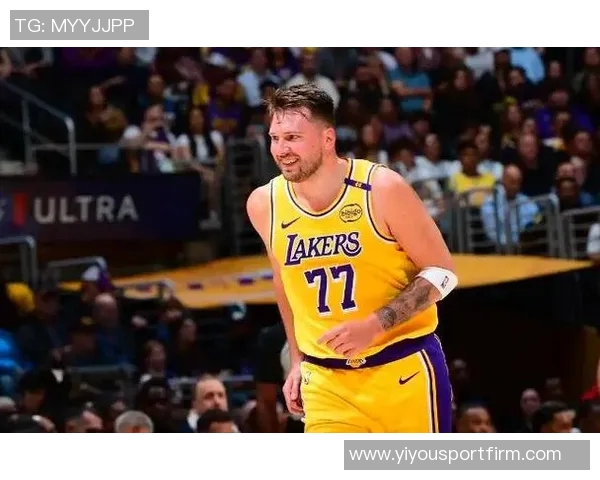 NBA官方称赞东契奇表现如巅峰湖人球队状态持续上升引发关注 NBA官方称赞东契奇表现如巅峰湖人球队状态持续上升引发关注